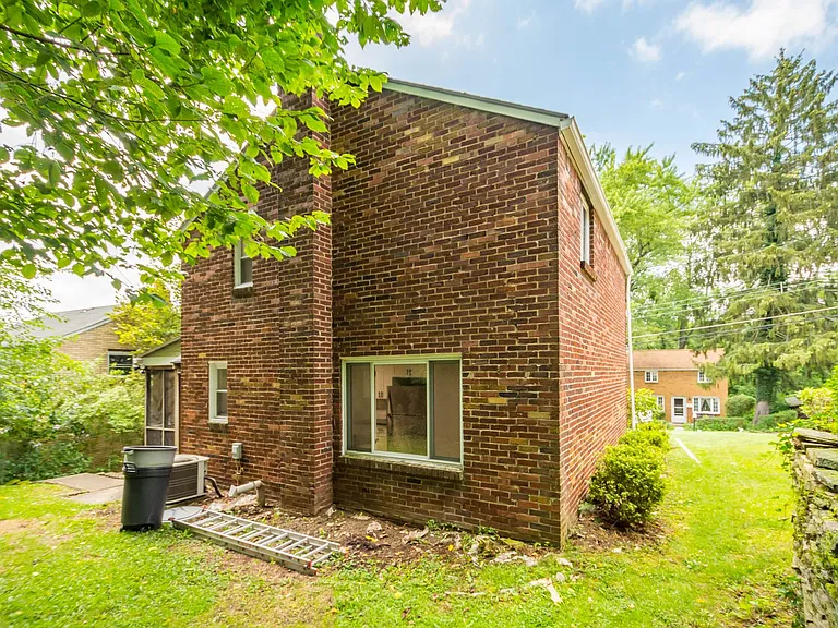 217 Saylong Dr — Photo 5