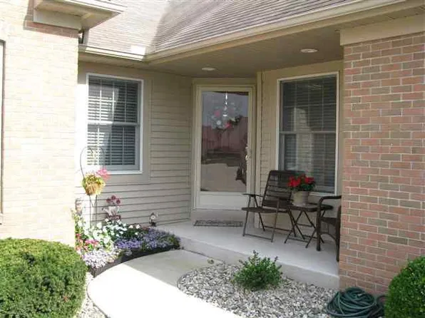 1688 Edgebrooke Ct, Goshen, IN 46528