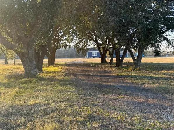 6047 W Creek Rd, East Bernard, TX 77435