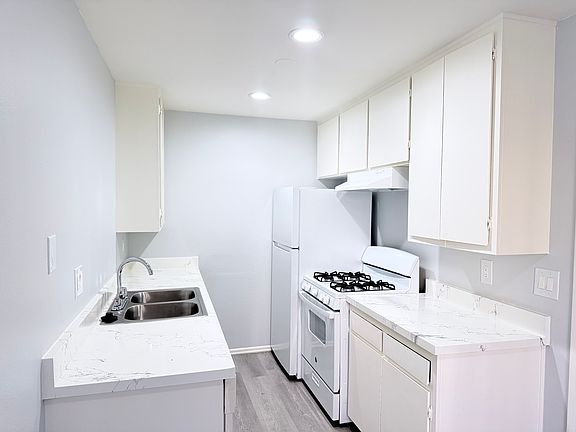 4th image of 12521 Centralia St APT 97