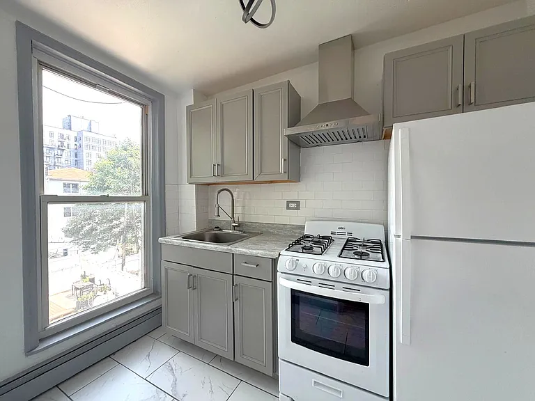 35 Buffalo Ave #3 — Photo 13