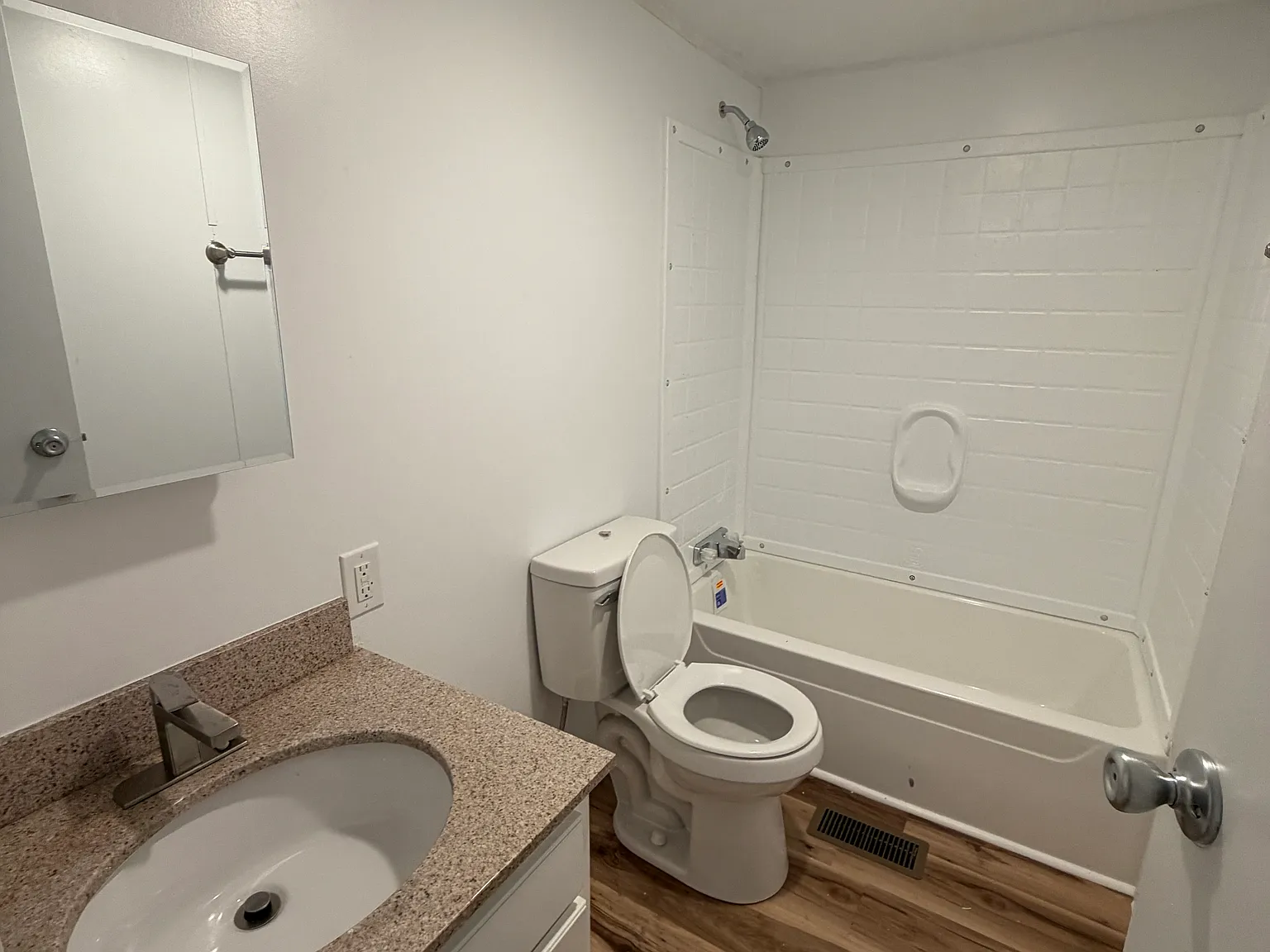 3 bed, 1216 sqft, $1,095 — Photo 4