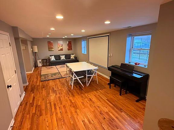 2nd image of 2315 W Waveland Ave #B