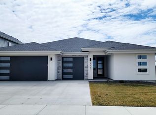 2007 E Phenomenal St, Meridian, ID 83642