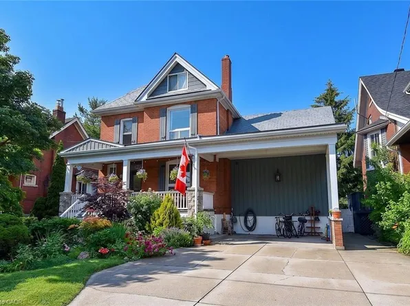 135 Alpine Ave, Hamilton, ON L9A 1A7