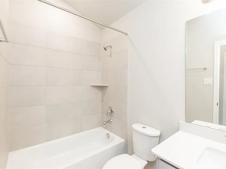 7214 Toluca Dr — Photo 22