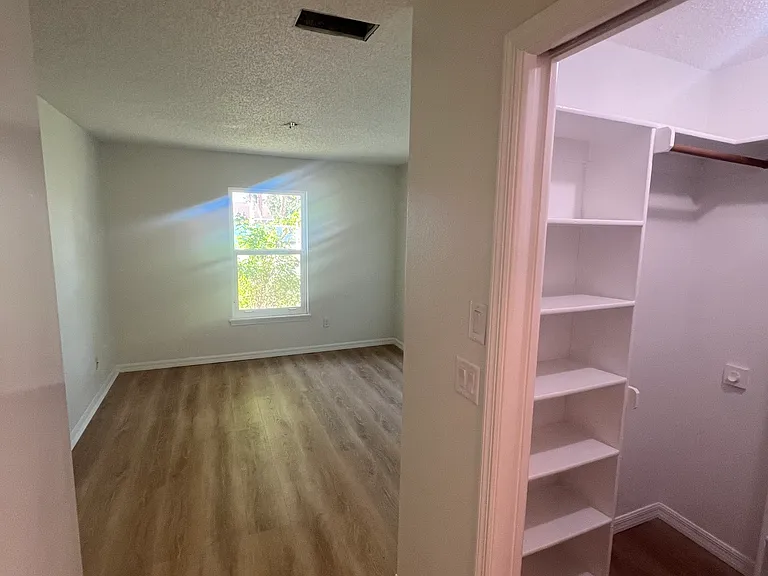 710 Beverly Rd — Photo 16