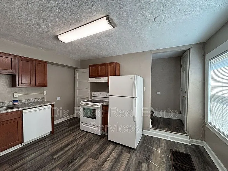233 Niagara Ave #RIGHT — Photo 7