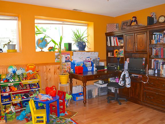 5th image of 8107 181st Ave E