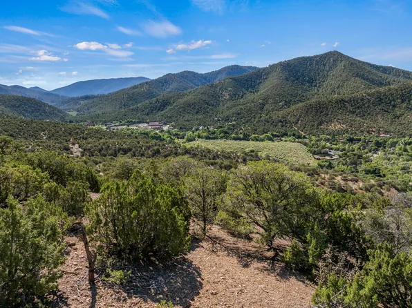 1677 Cerro Gordo Rd #19, Santa Fe, NM 87501