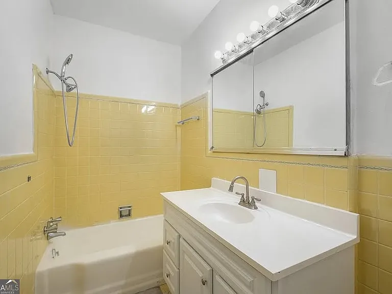 757 Old Ivy Rd NE — Photo 18