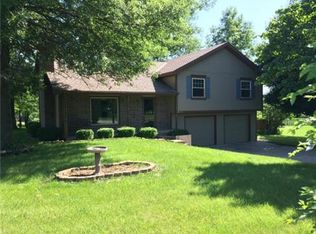 16211 Whispering Winds Rd, Leavenworth, KS 66048