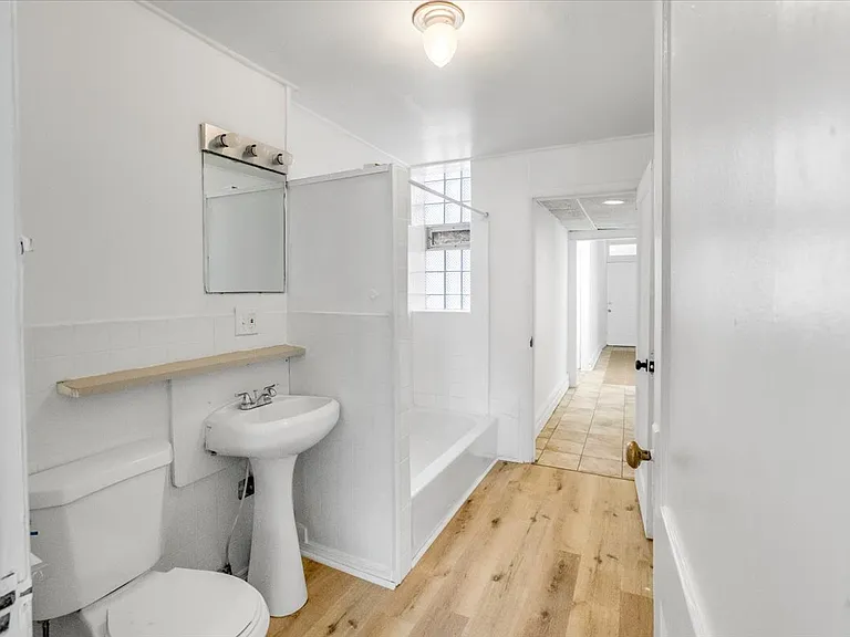3831 Iowa Ave #1F — Photo 5