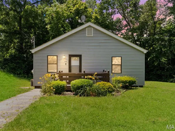 709 Wiegel Dr, Saint Louis, MO 63135