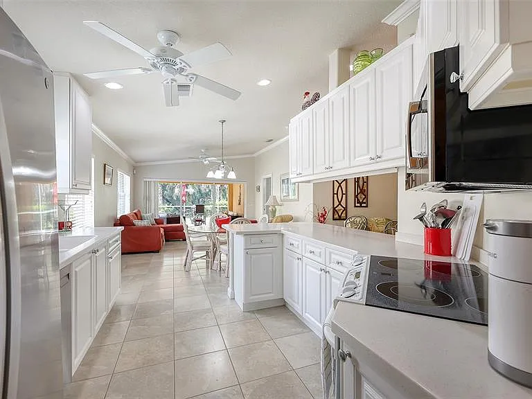 11605 Garessio Ln — Photo 17