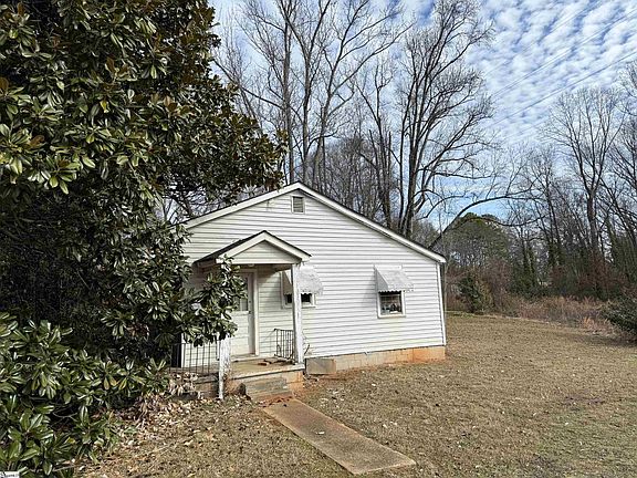 2nd image of 123 Circle Dr