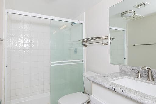 5th image of 3004 6th Ave APT 3