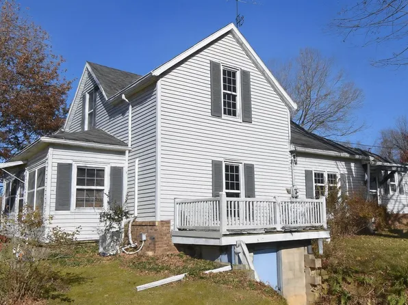 7548 S State Road 145, Birdseye, IN 47513