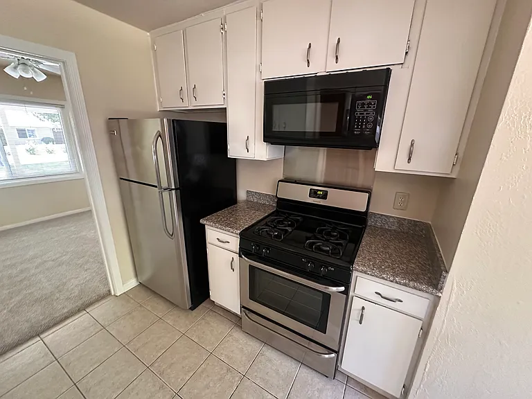 1943 Carolyn Dr — Photo 10
