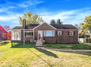 37 Maxwell Rd, Indianapolis, IN 46217