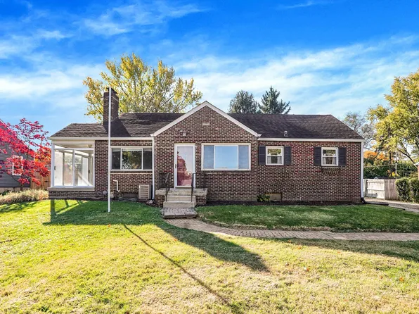 37 Maxwell Rd, Indianapolis, IN 46217