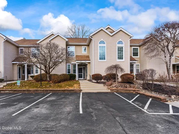 4808 S Foxwood Drive, Clifton Park, NY 12065