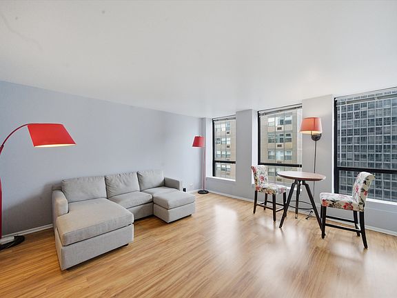 2nd image of 260 E Chestnut St APT 2306