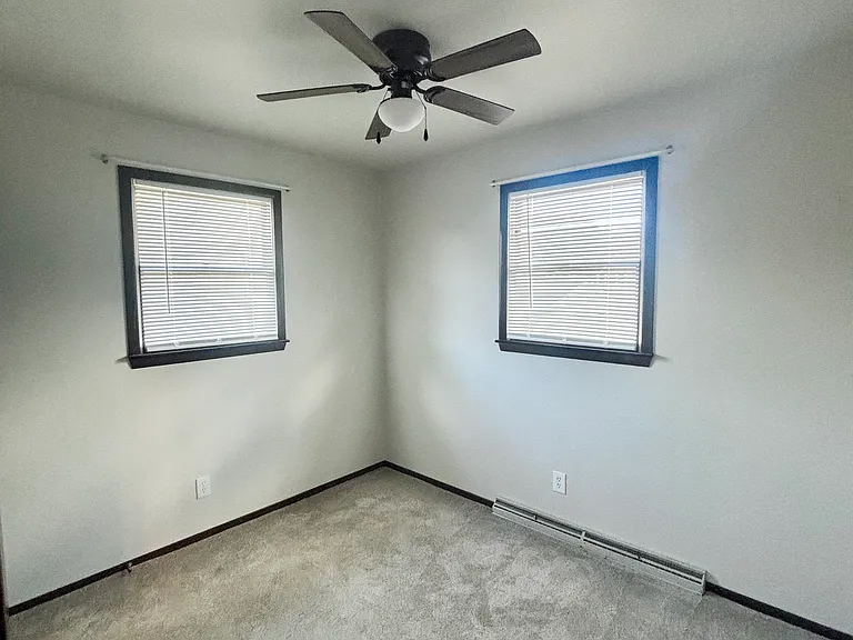 1033 Wilson Ave — Photo 5