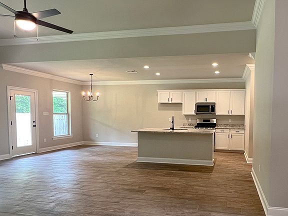 Irises IV B - Kitchen and Dining - DSLD Homes