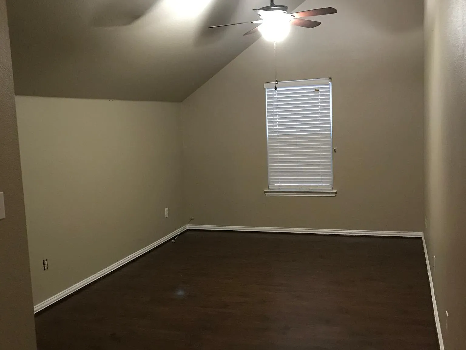 Studio, 500 sqft, $1,075 — Photo 3