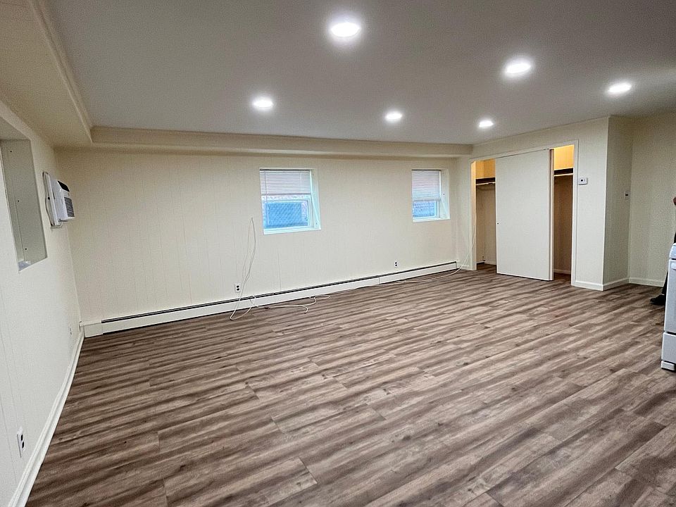 1st image of 1393 Pelham Pkwy #1