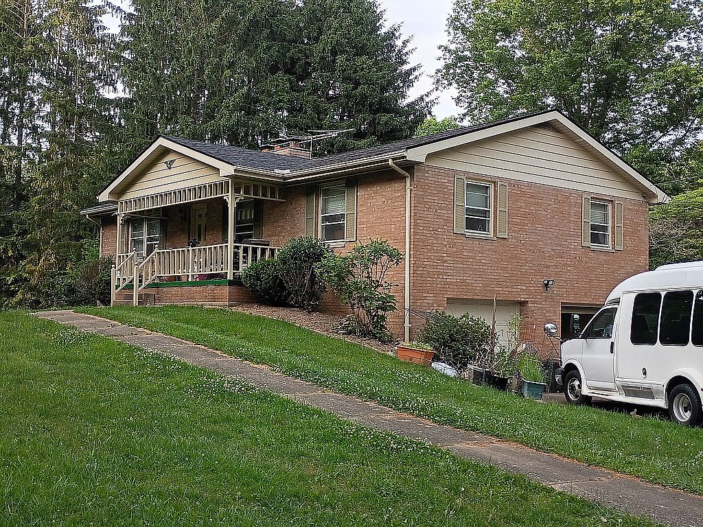 1165 Greensburg Rd