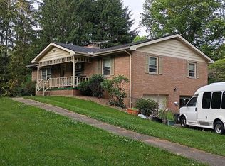 1165 Greensburg Rd, Uniontown, OH 44685