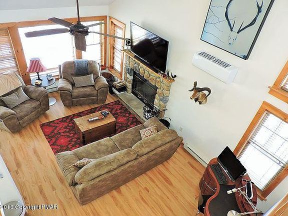 3rd image of 360 Juniper Ct
