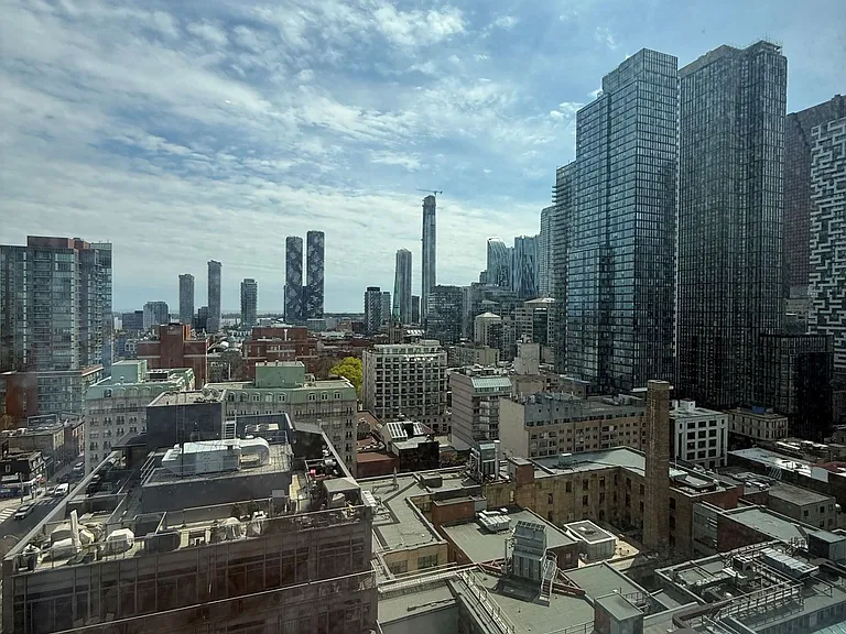 100 Queen St E #2107 — Photo 18