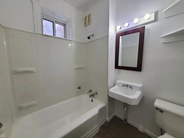 420 2nd Ave NE #202 — Photo 16