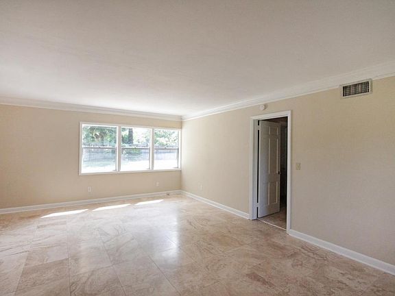 3rd image of 4605 Princess Anne Ln