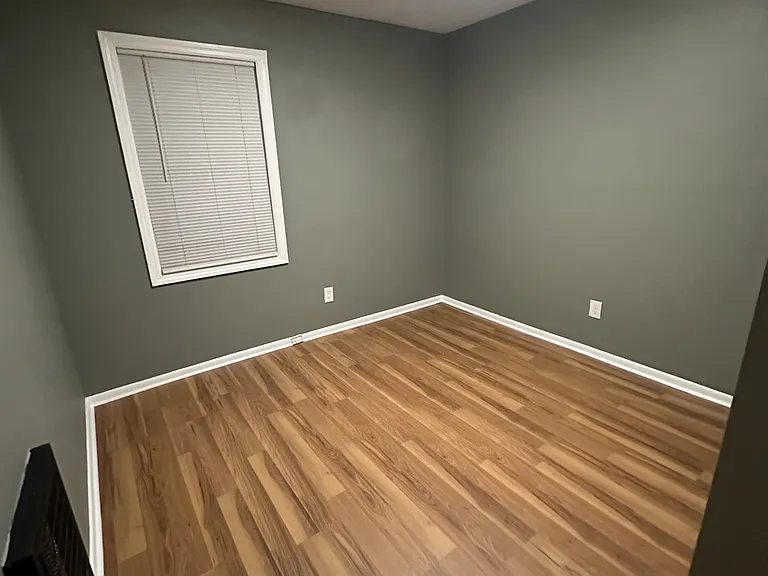 114 Jelk St — Photo 8