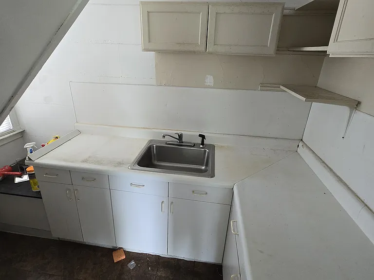 624 Dixwell Ave #3B — Photo 3