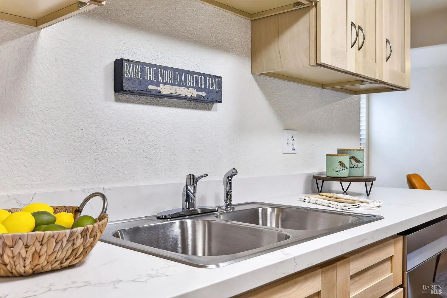 957 W 8th Street - Photo 12