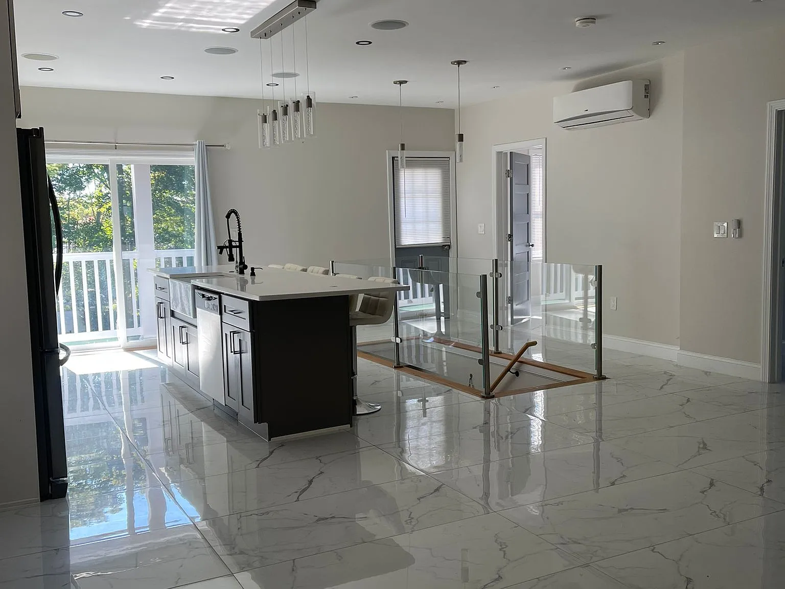 3 bed, 1470 sqft, $2,500 — Photo 1