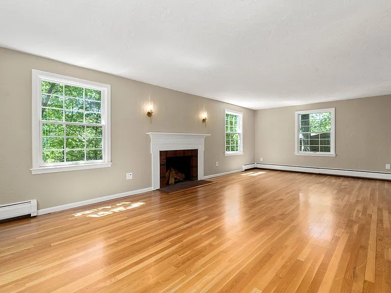 141 Westgate Rd — Photo 10
