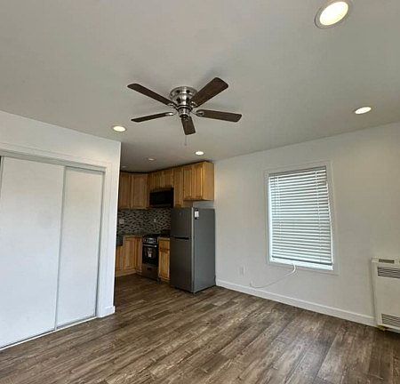3rd image of 531 W 81st St #6249359