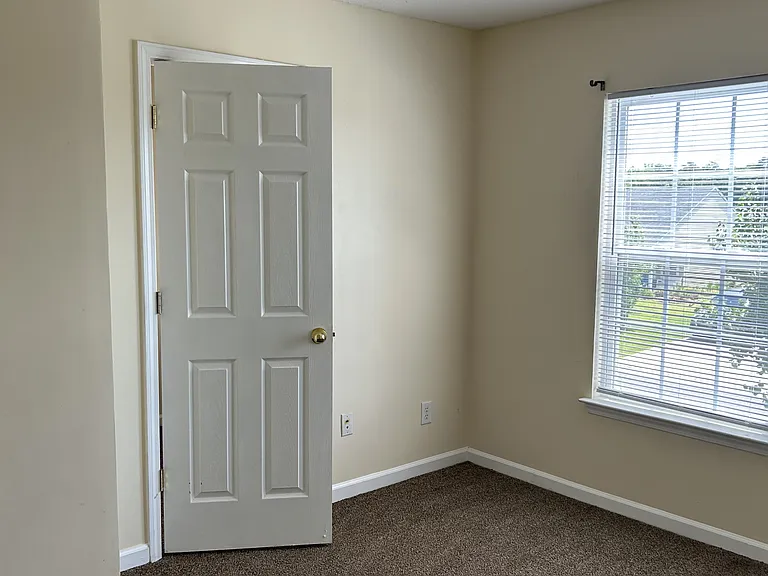 178 Tibton Cir — Photo 6