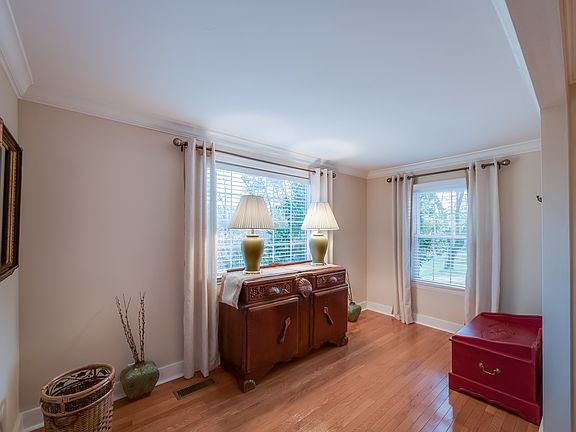 5th image of 2600 Ashmore Ave