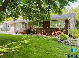 1118 N Elmhurst St, Luverne, MN 56156