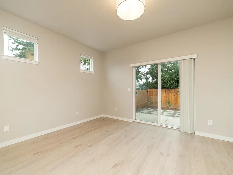 8217 SE Gray St #8217 — Photo 7