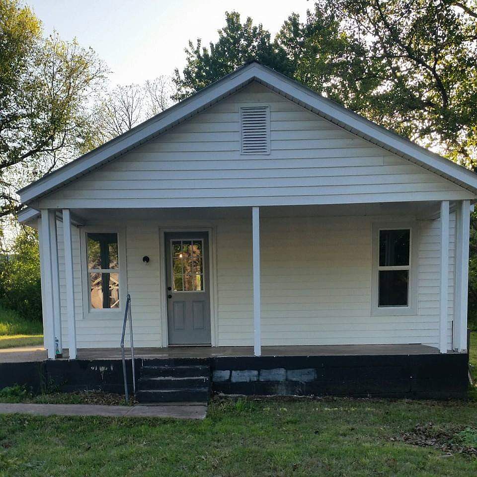 716 S Spring St, Grove, OK 74344 | Zillow