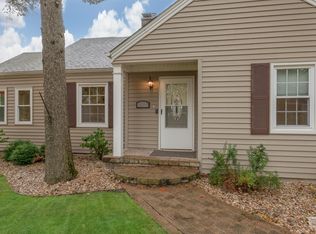 405 Rhodes Ave, Big Rock, IL 60511