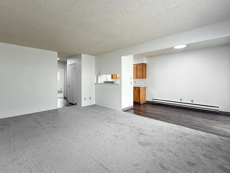 Kathy-Ann Apartments — Photo 11
